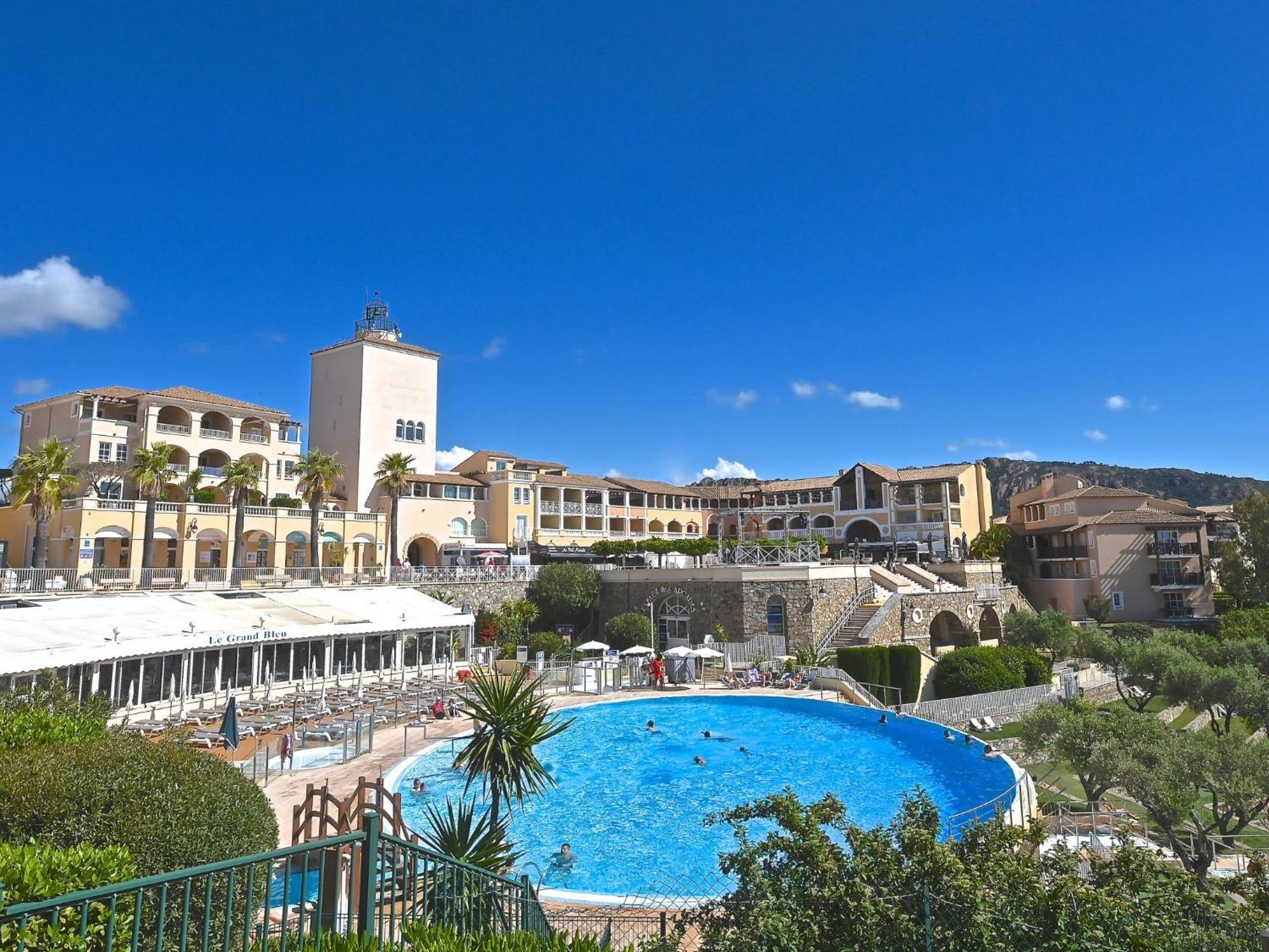 Apartment Village Cap Esterel - Le Village-81 By Interhome Saint-Raphaël Exterior foto
